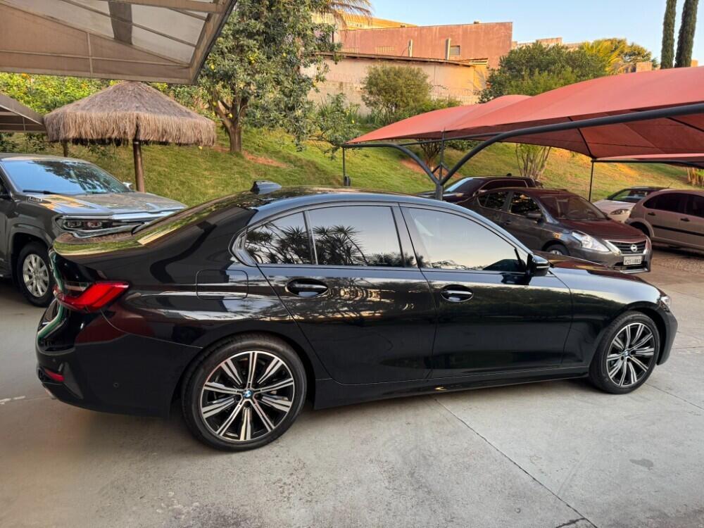 BMW 320i