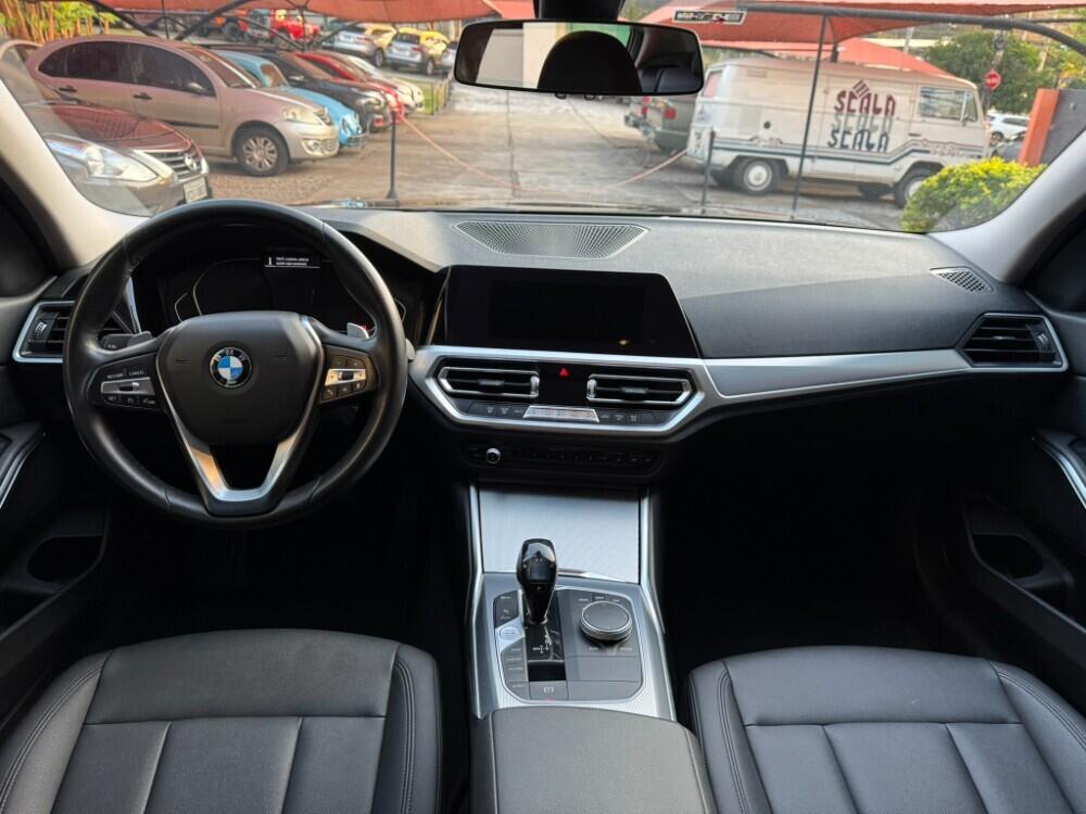BMW 320i