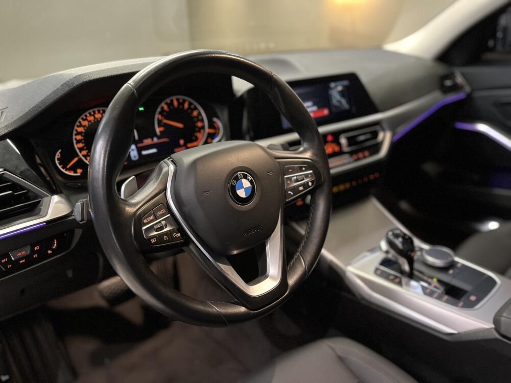 BMW 320i