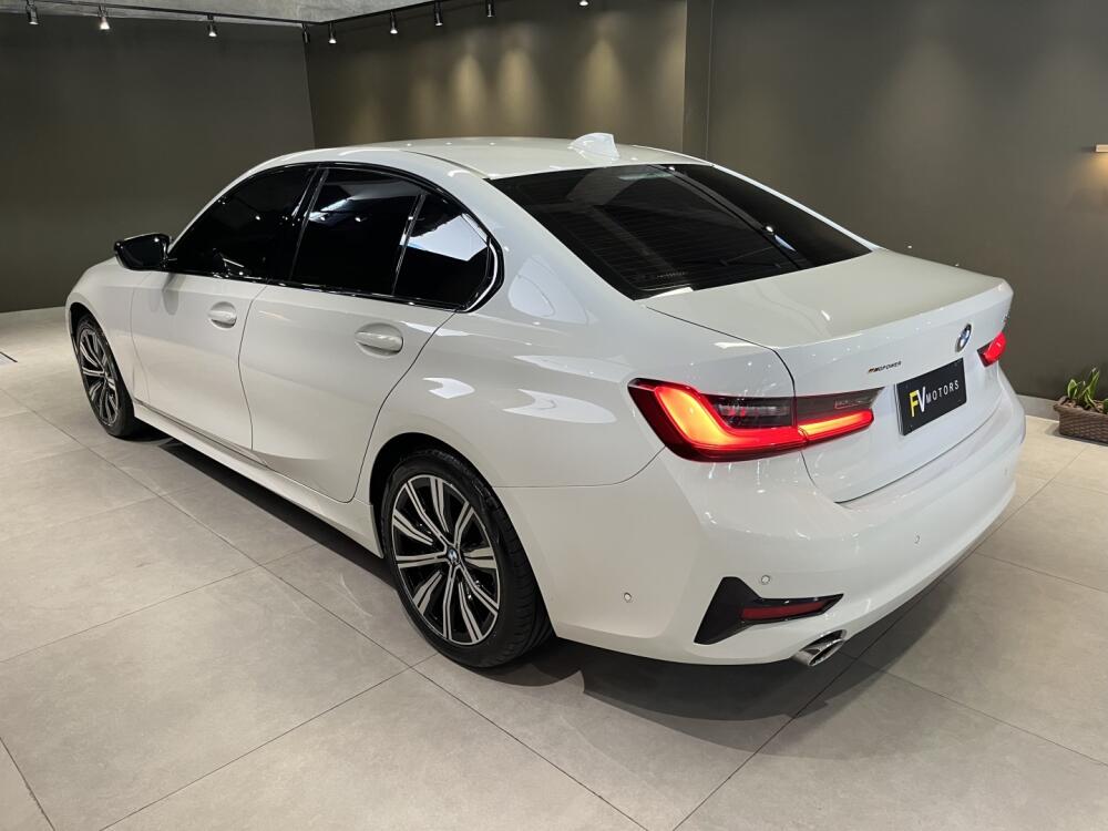 BMW 320i