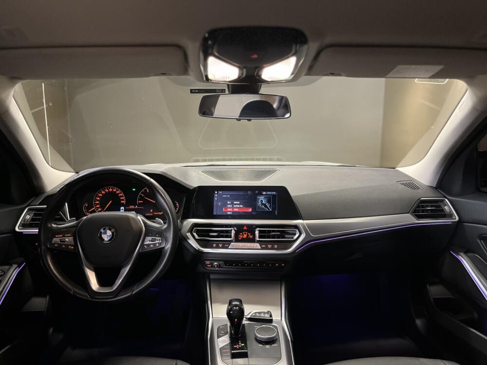 BMW 320i