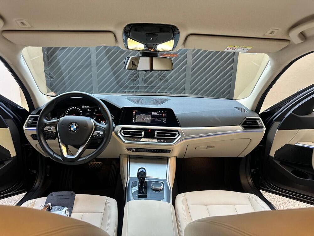 BMW 320i