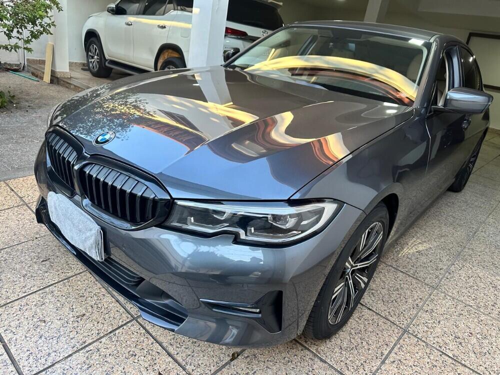 BMW 320i