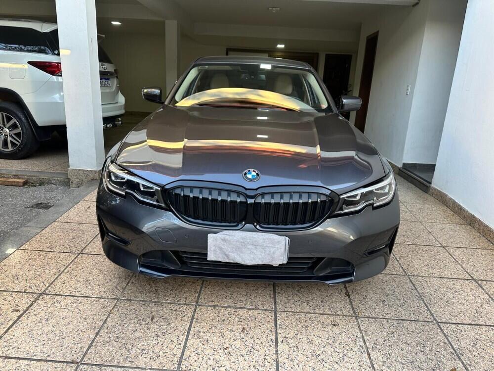 BMW 320i