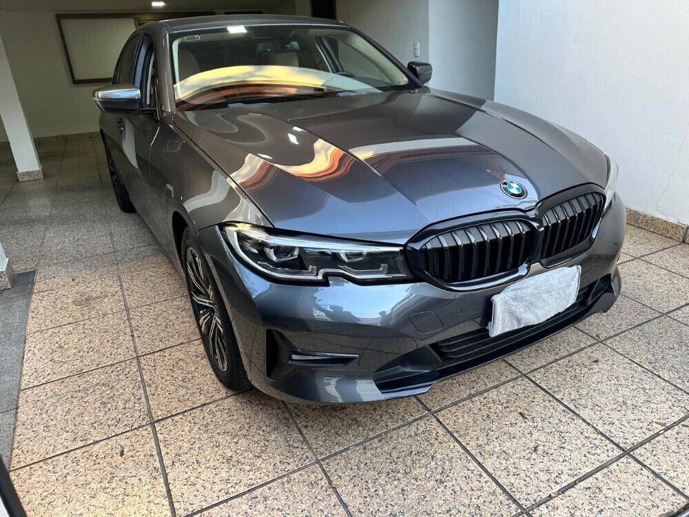 BMW 320i