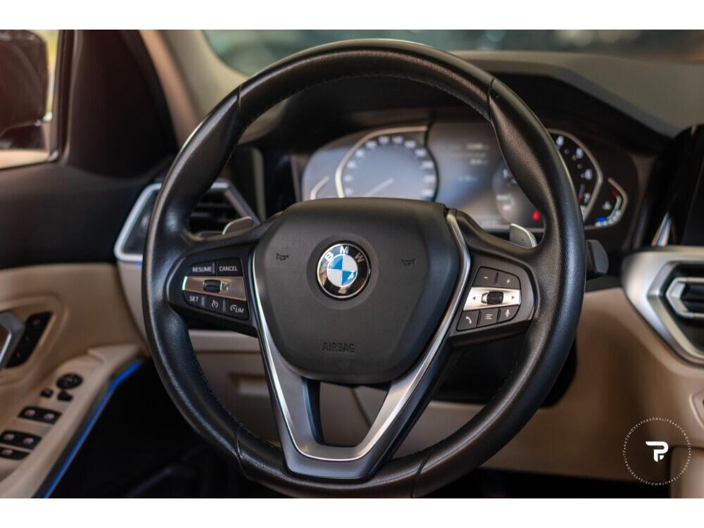 BMW 320i