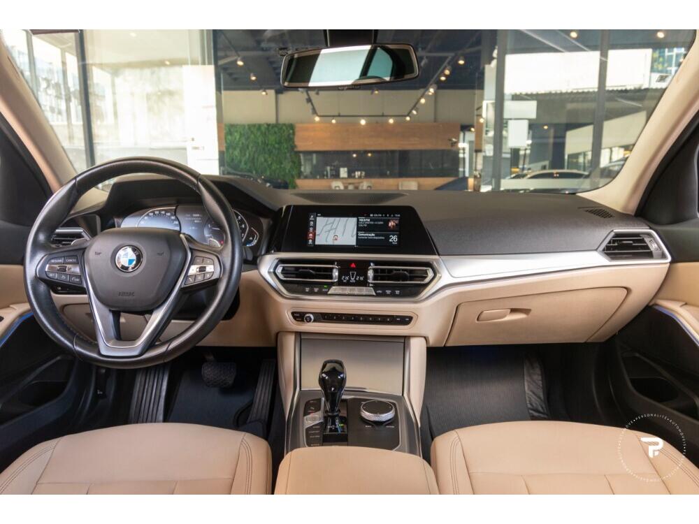 BMW 320i