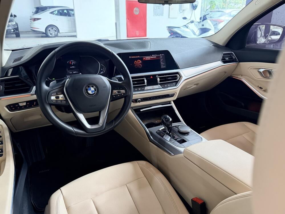 BMW 320i