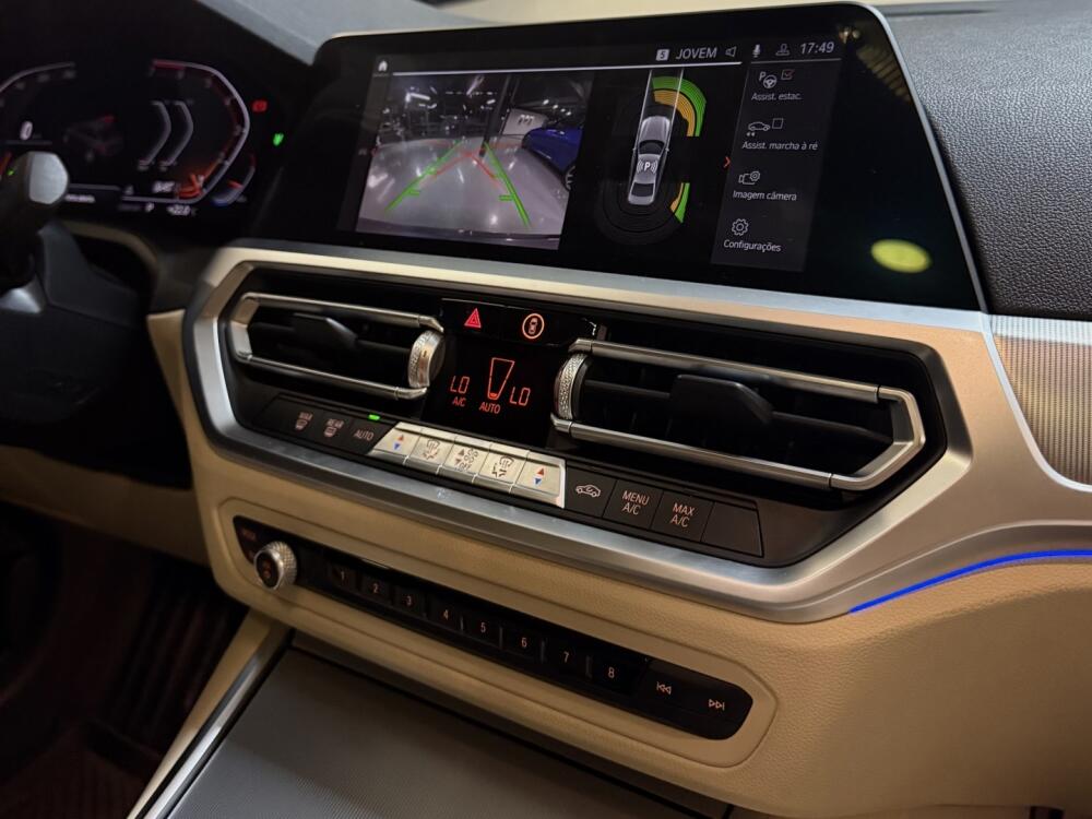 BMW 320i
