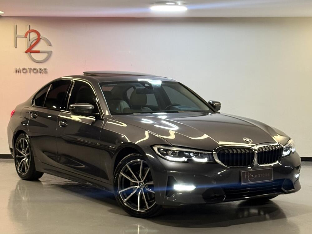BMW 320i