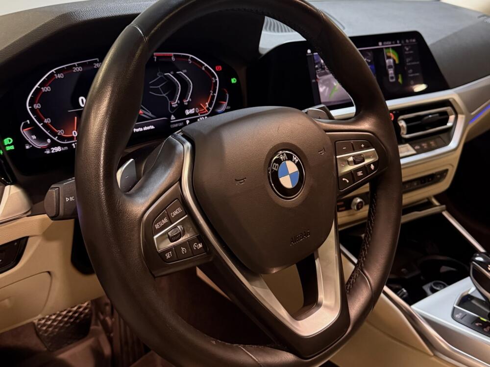 BMW 320i