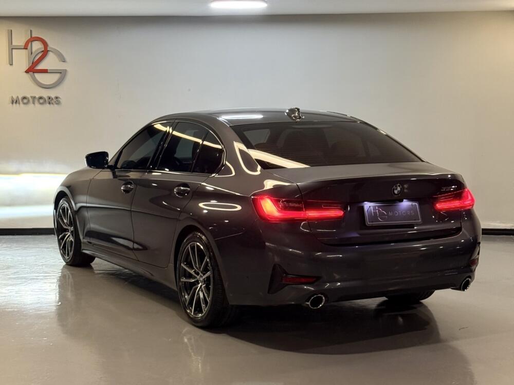 BMW 320i