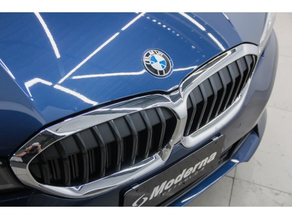 BMW 320i