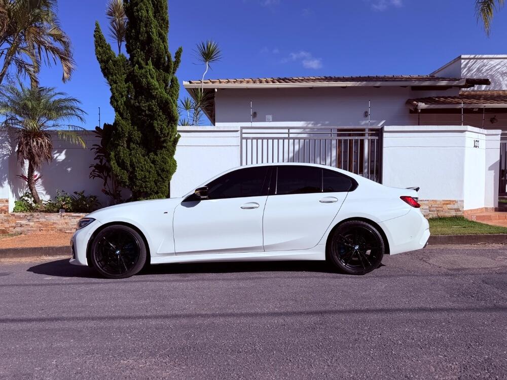 BMW 320i