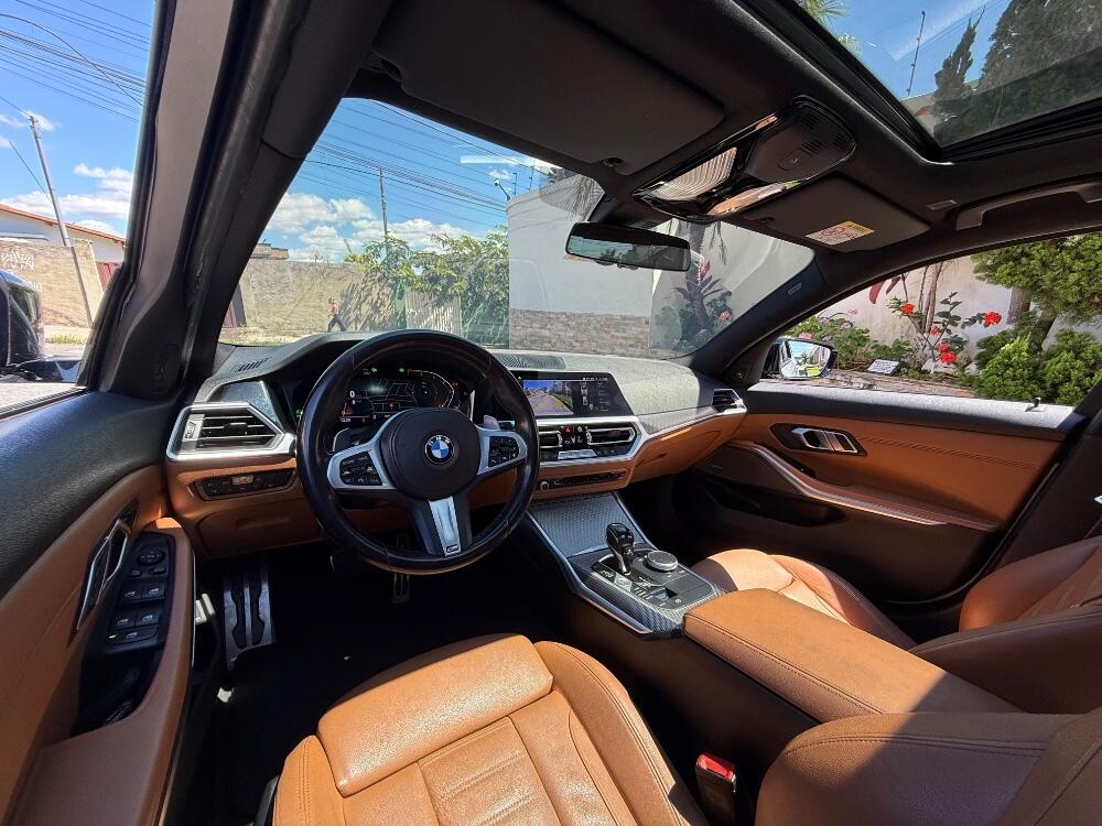 BMW 320i