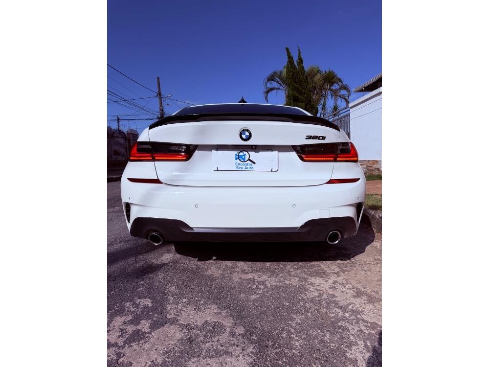 BMW 320i