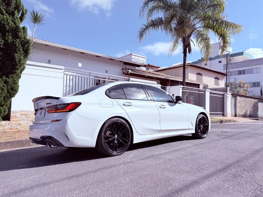 BMW 320i
