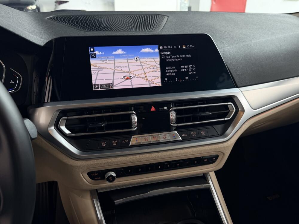 BMW 320i