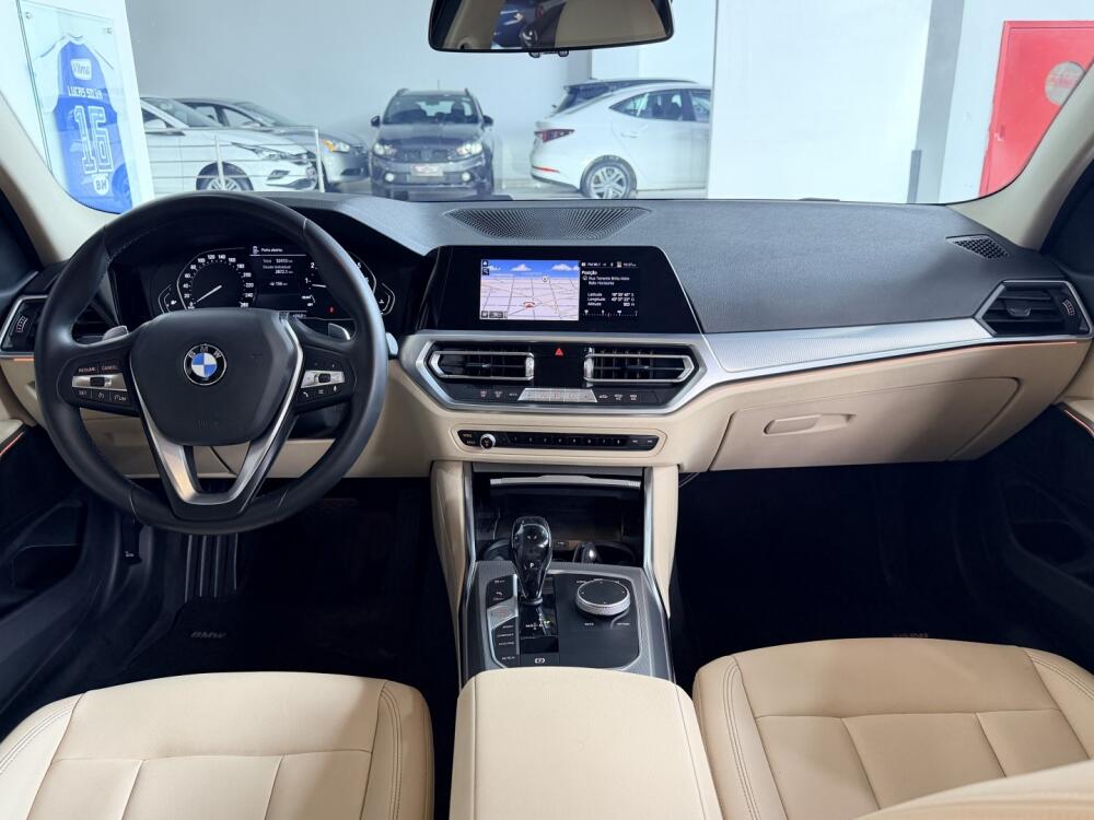 BMW 320i