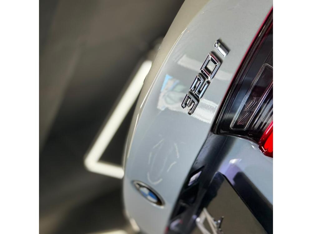 BMW 320i
