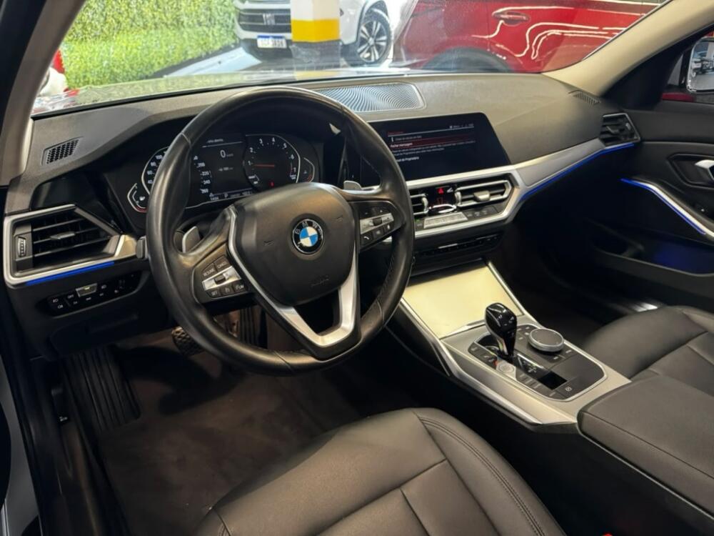 BMW 320i