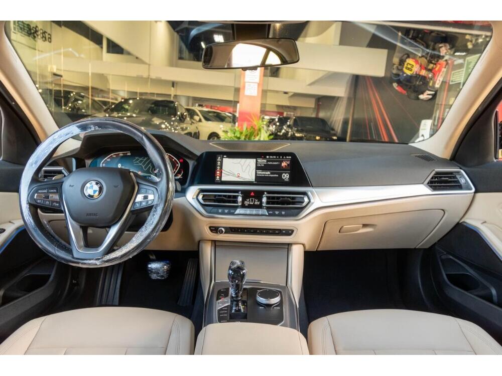 BMW 320i