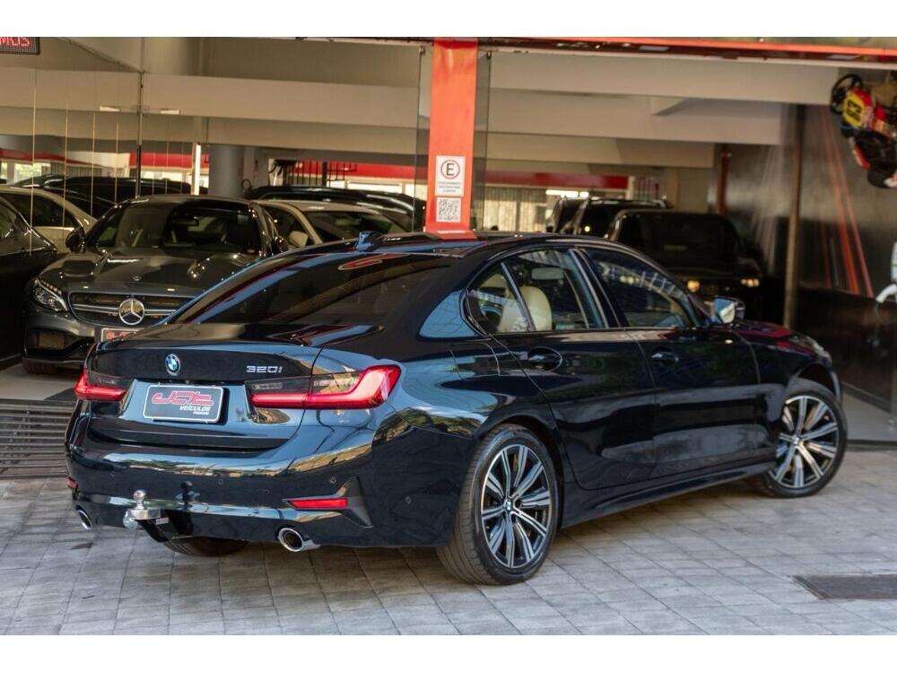 BMW 320i