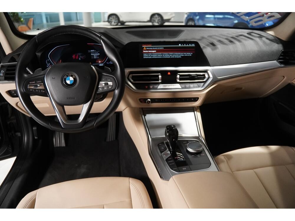 BMW 320i