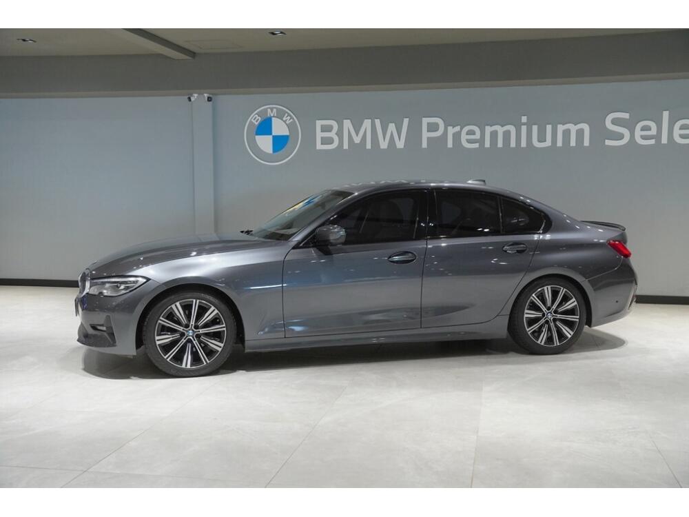 BMW 320i