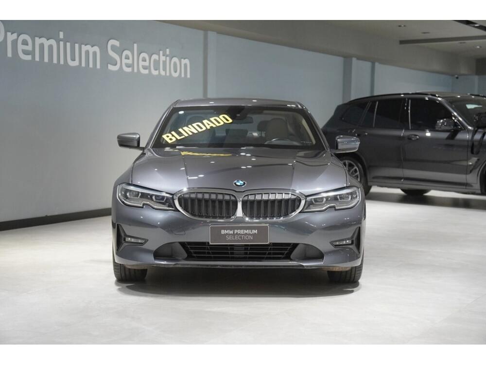 BMW 320i