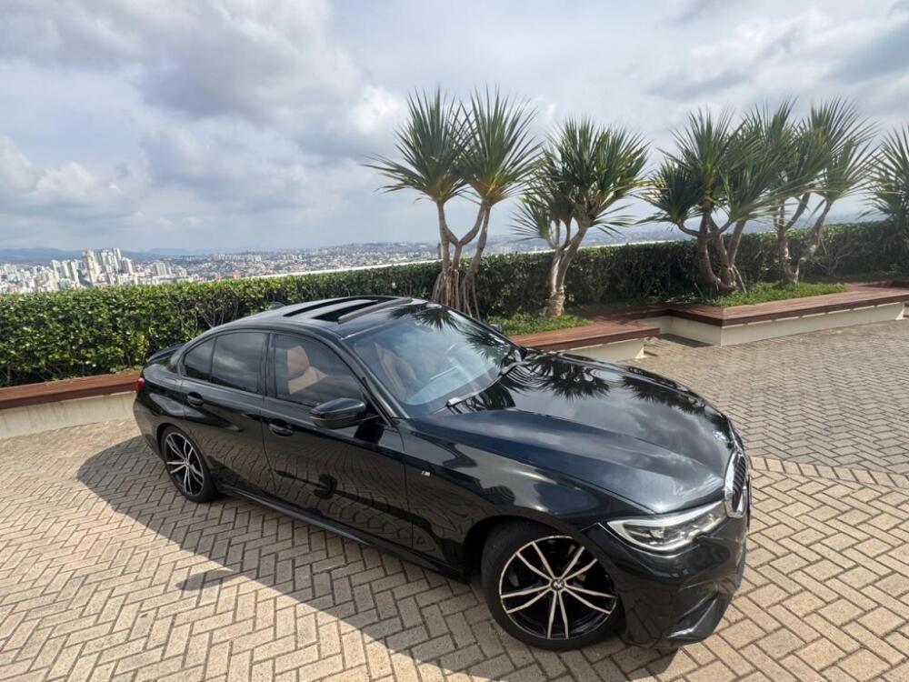 BMW 320i