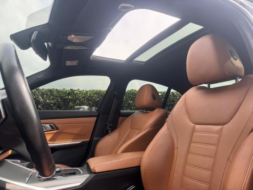BMW 320i