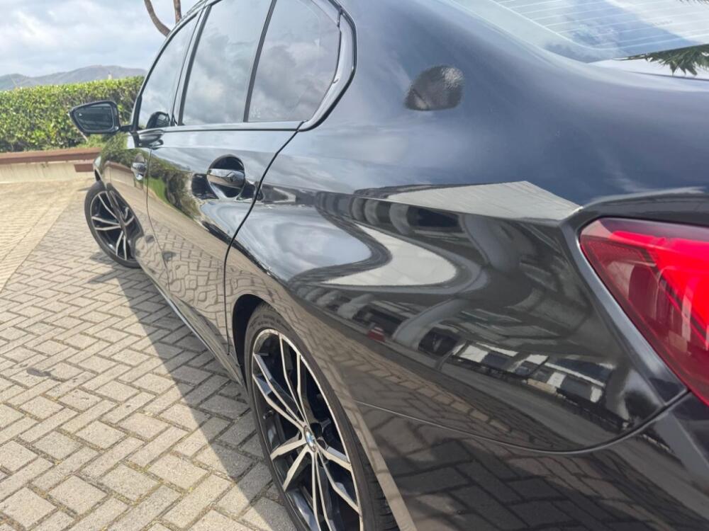 BMW 320i