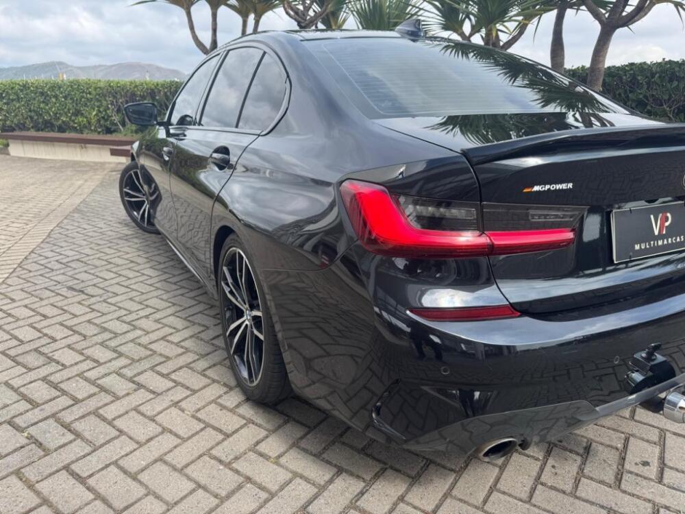 BMW 320i