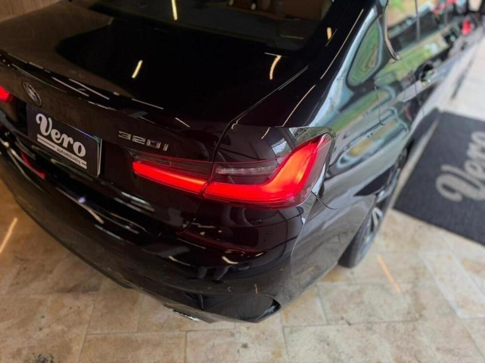 BMW 320i