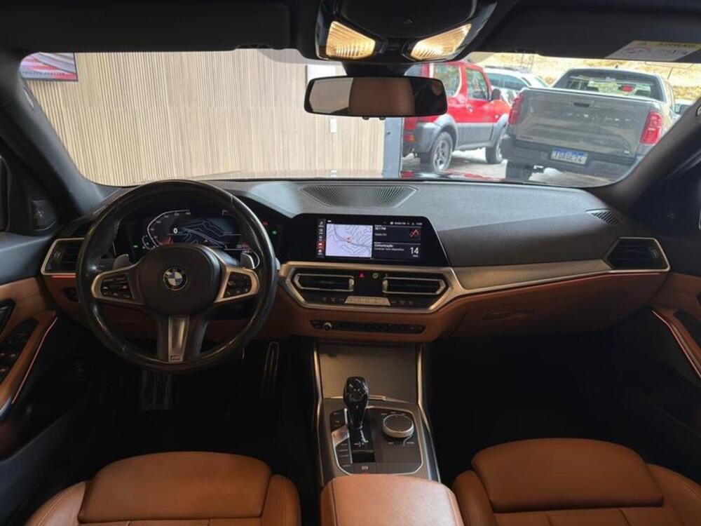 BMW 320i