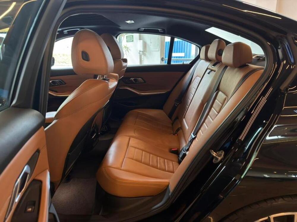 BMW 320i