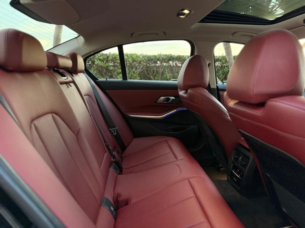 BMW 320i