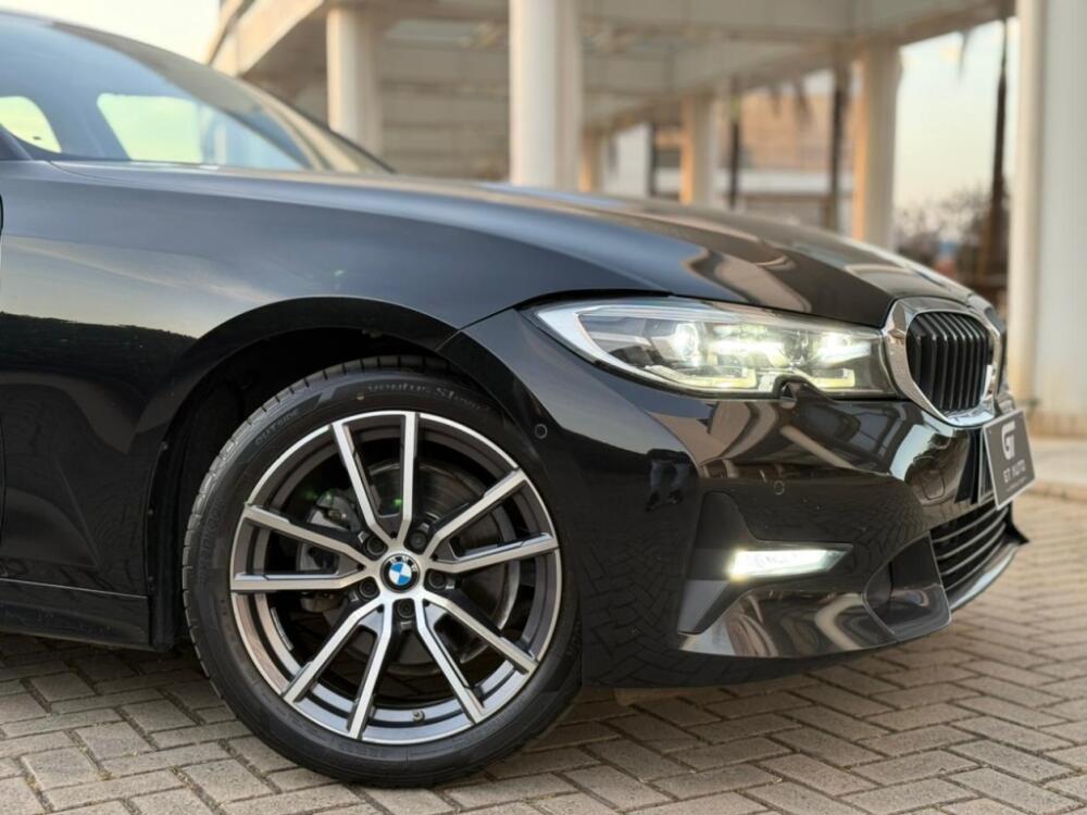 BMW 320i