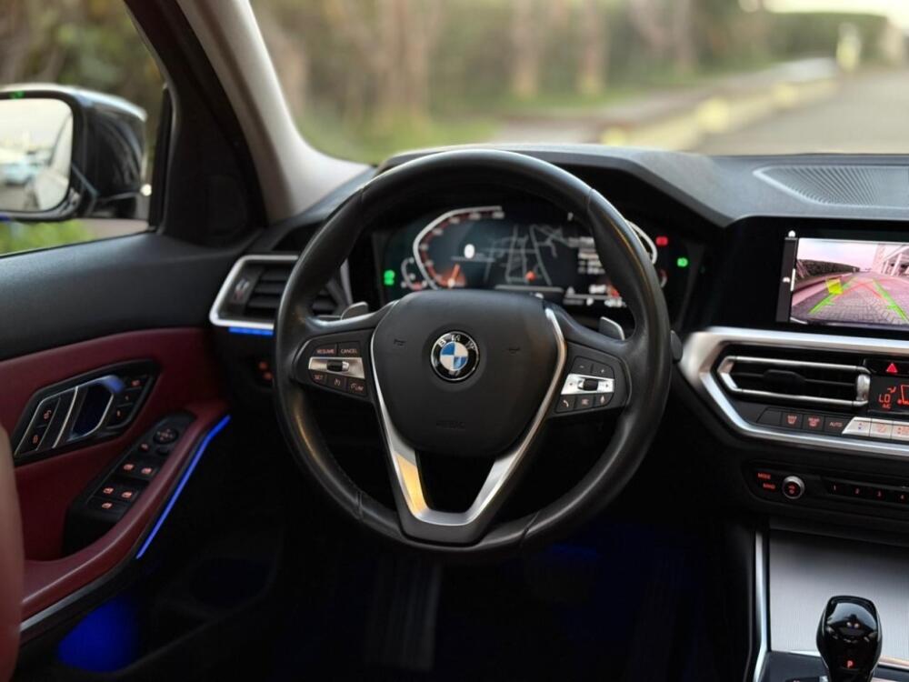 BMW 320i