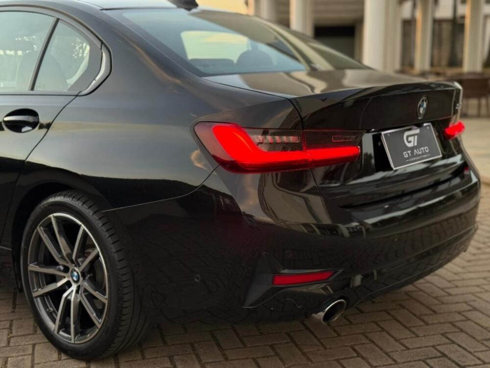 BMW 320i