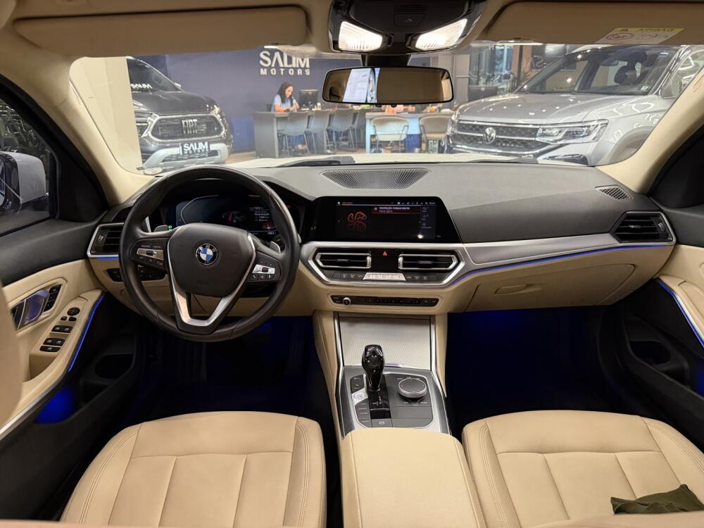 BMW 320i