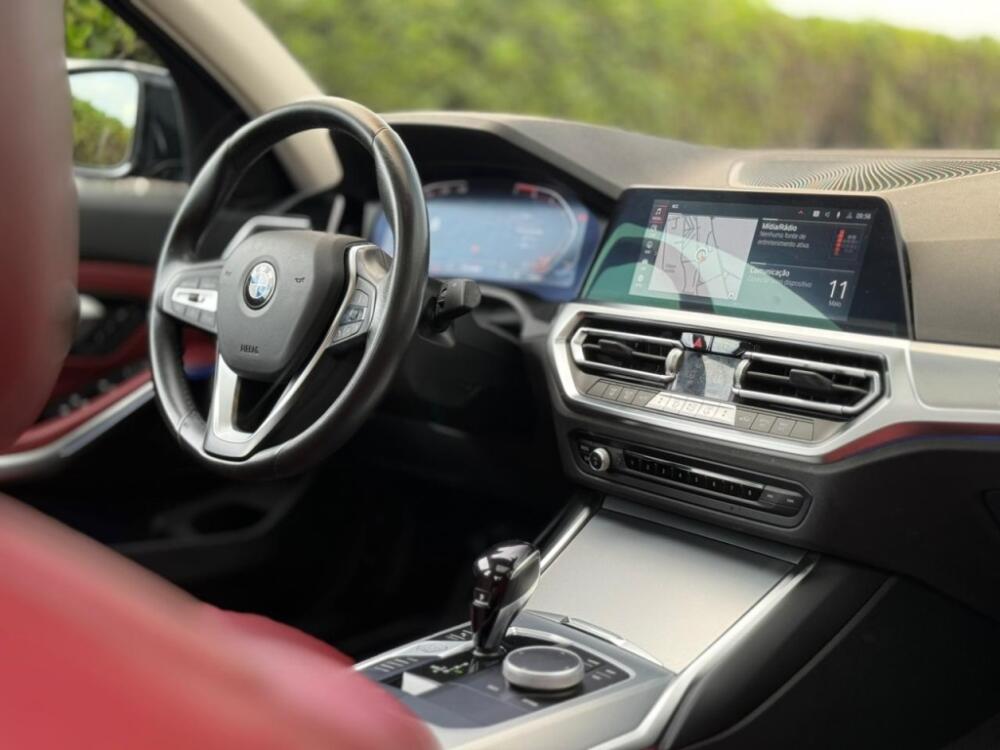 BMW 320i