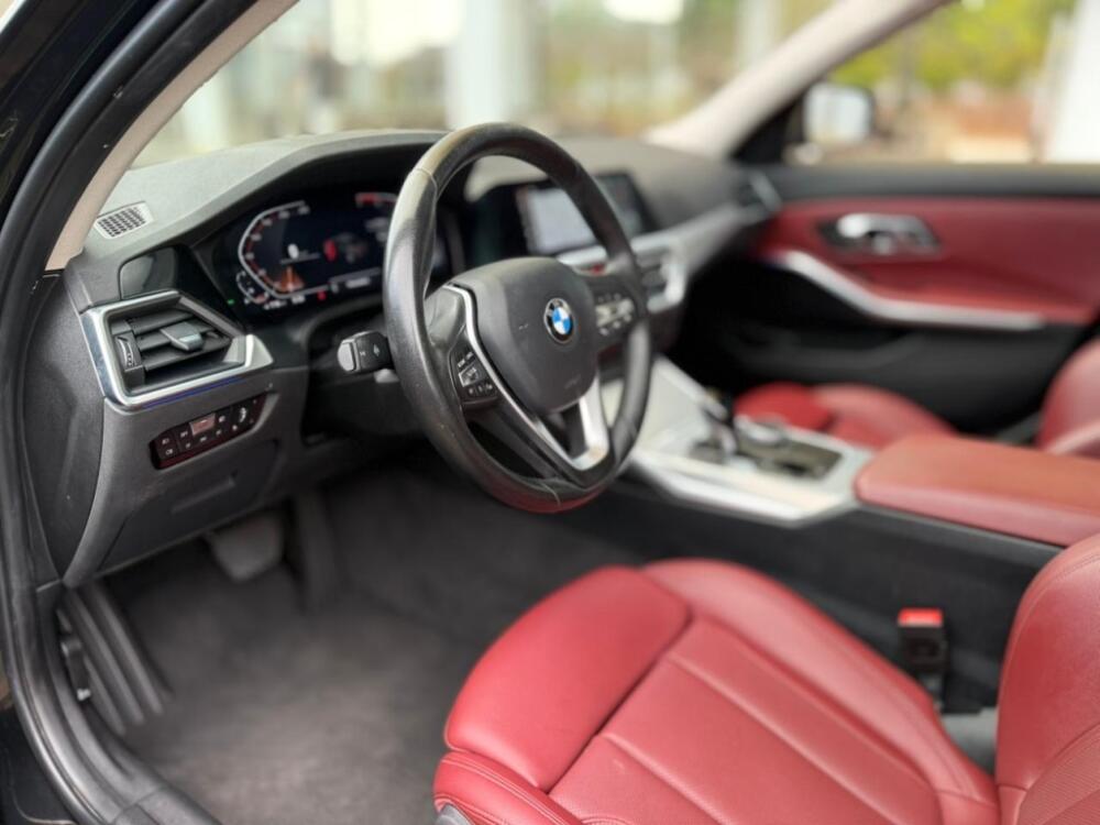 BMW 320i