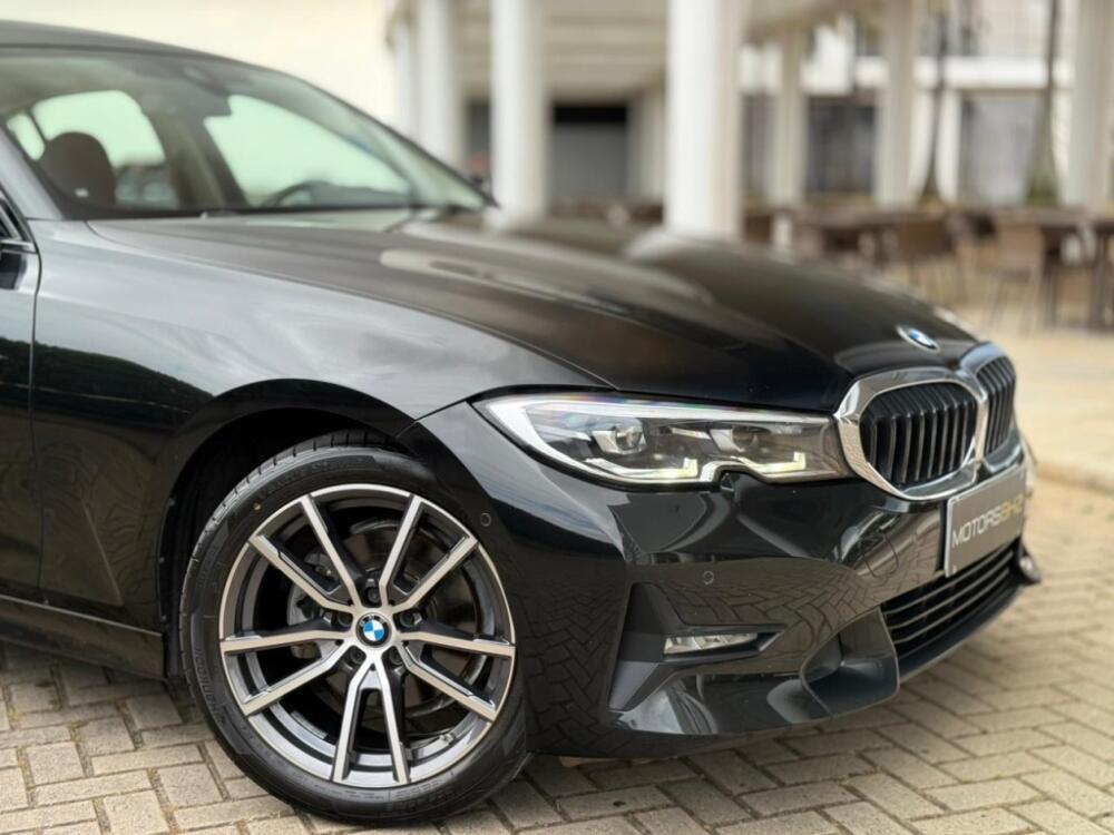 BMW 320i