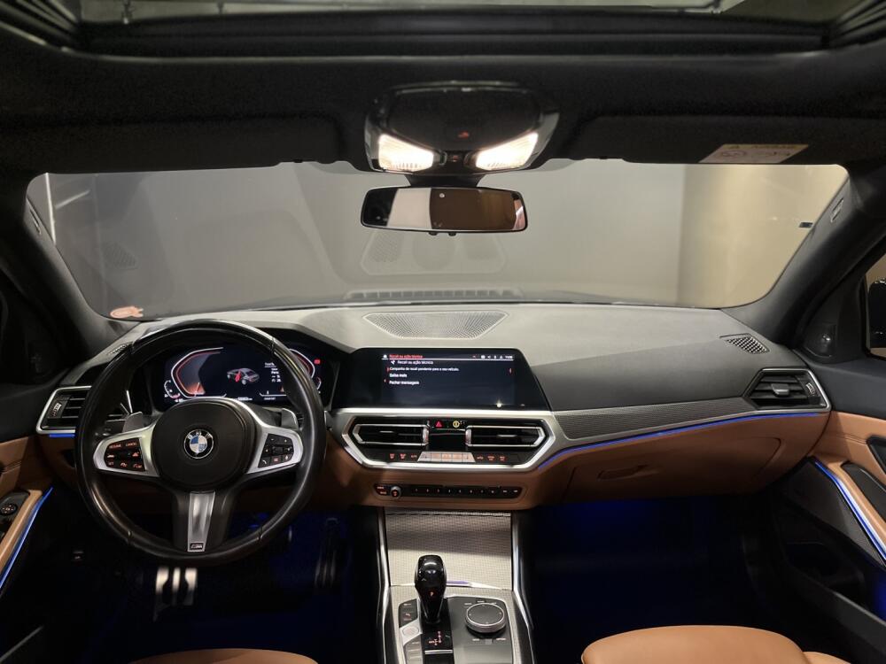BMW 320i