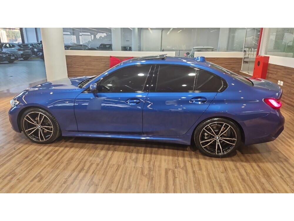 BMW 320i