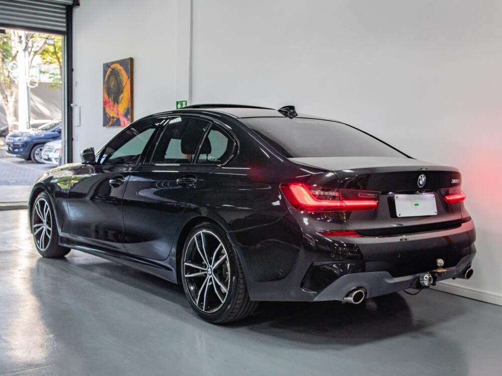 BMW 320i