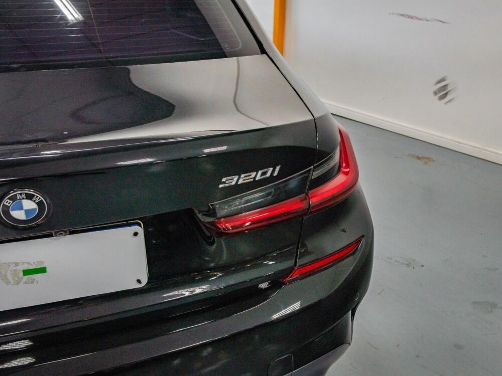 BMW 320i