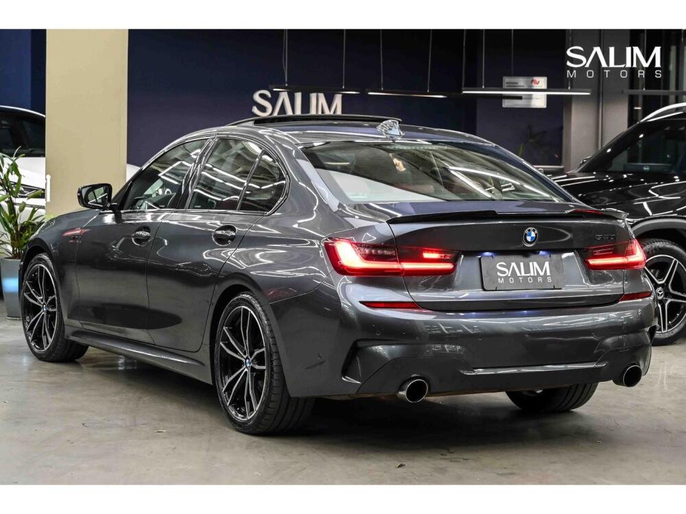 BMW 320i